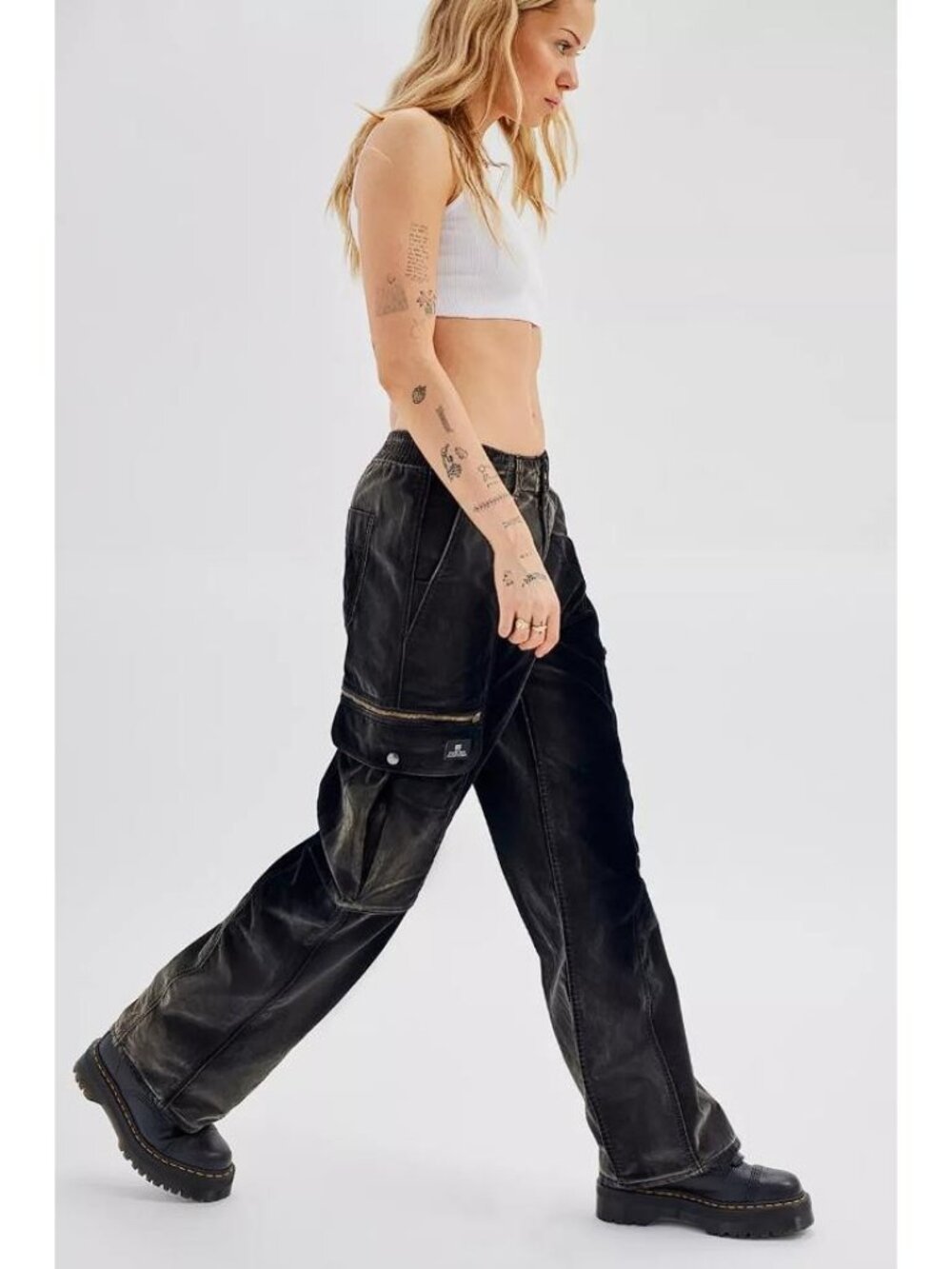 URBAN OUTFITTERS Women's BDG RU Slouchy Skate Jean Size 30 In Ombre Wash